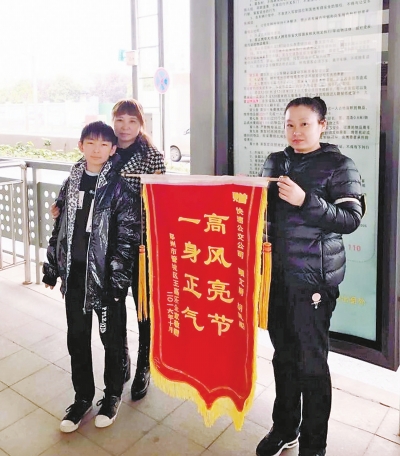 小网站站长月收入_卖家快速打造小爆款,月入过万(2)