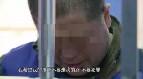 永城男子偷酒被抓个现行 在派出所内痛哭流涕