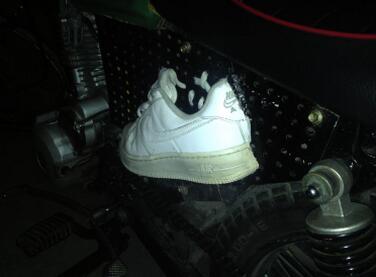 郑州越野摩托车穿耐克鞋 市民围观称酷