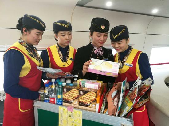 郑州客运段高铁上的冬日温暖