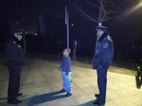 6岁孩子凌晨出现在河堤