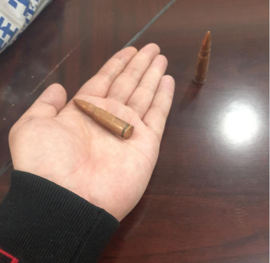 洛阳小学生在垃圾堆扒出塑料袋 内装288发子弹