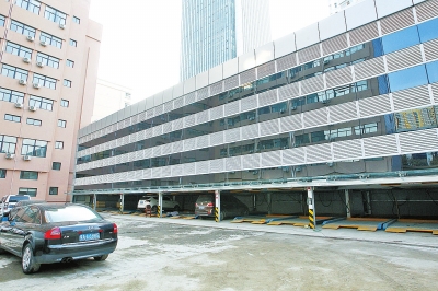 鄭州機(jī)動(dòng)車總量突破300萬(wàn)