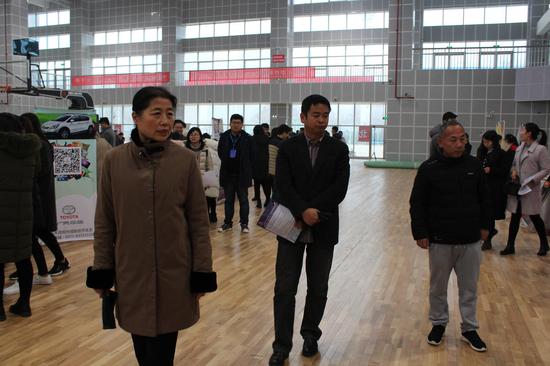 郑州财税金融职业学院 举办2014级毕业生校园