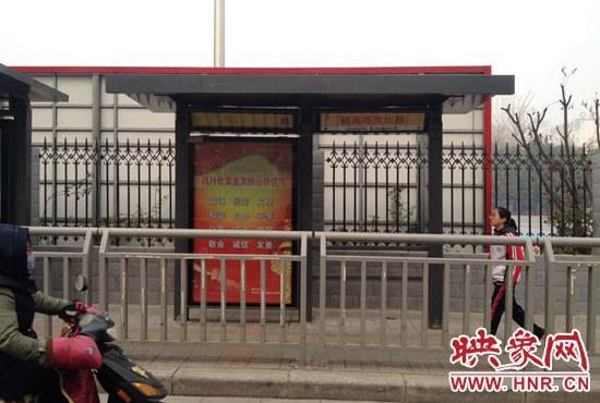 候車亭建成半年，不見啟用。