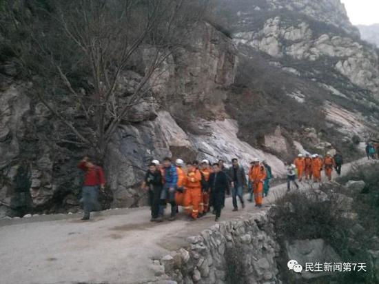 鄭州一女子上山路上扭頭去拉丈夫 失足墜入深崖