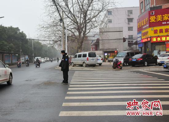 原來的線桿已經(jīng)被移除