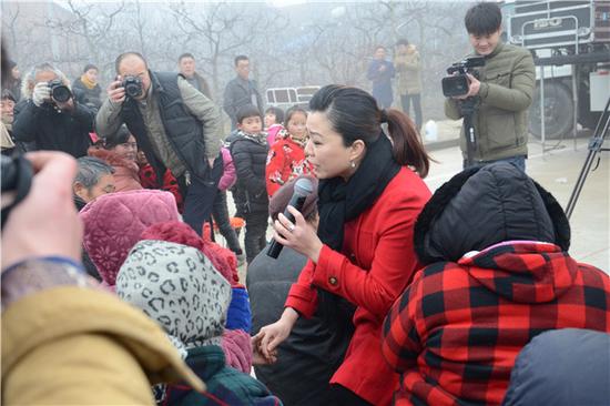 家到群众中去演唱《江山》《建设和谐大家园