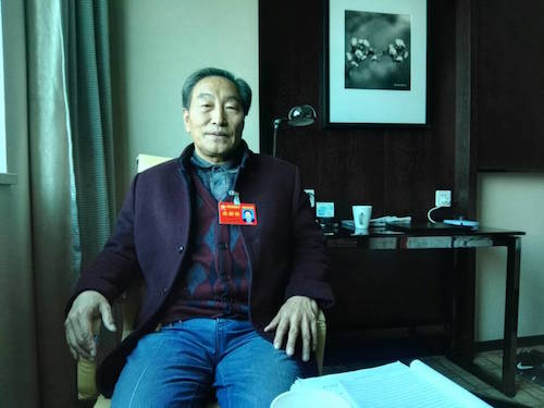 李茗公：街头广告牌常现错字 设个啄木鸟奖可好