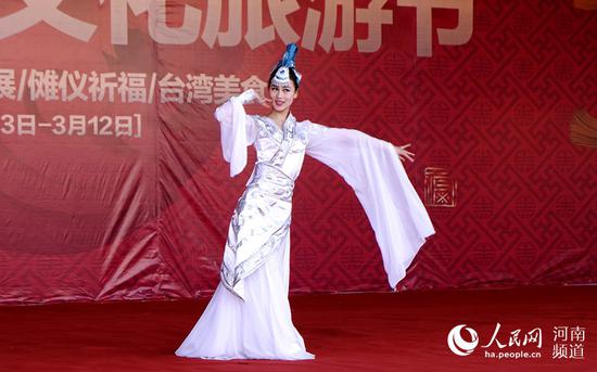 翩如驚鴻 王玉興攝