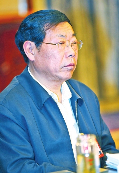 省政协委员讨论政府工作报告 河南自贸区怎么