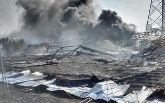 鄭州西三環疑似塑料大棚著火