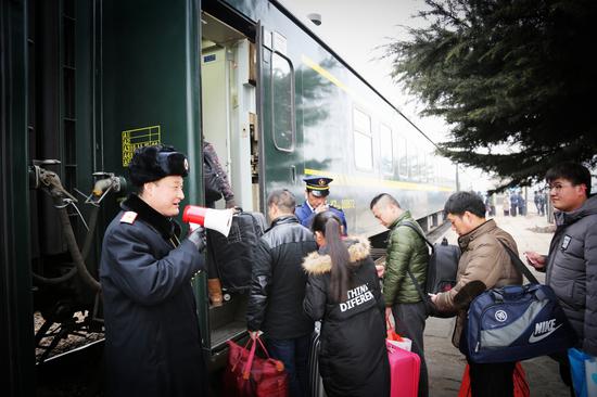 組織旅客有序乘降