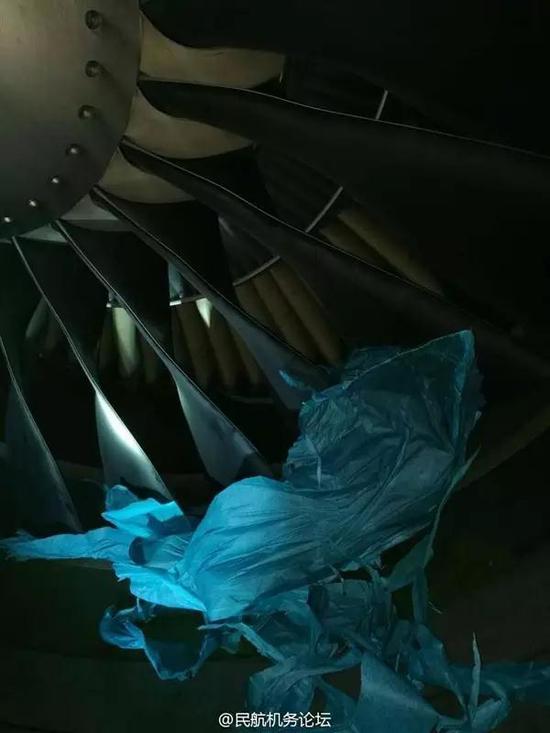 一架飞往南阳的航班发生意外 发动机吸入孔明