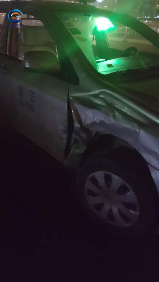 鄭州凌晨一私家車撞出租車 司機逃逸途中睡著
