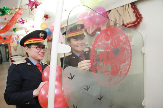 郑州客运段K154列车元宵联欢晚会