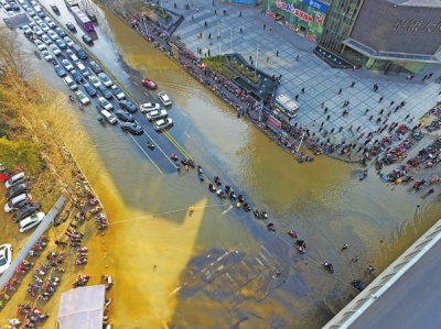 爆管處在花園路與農業路路口東南角