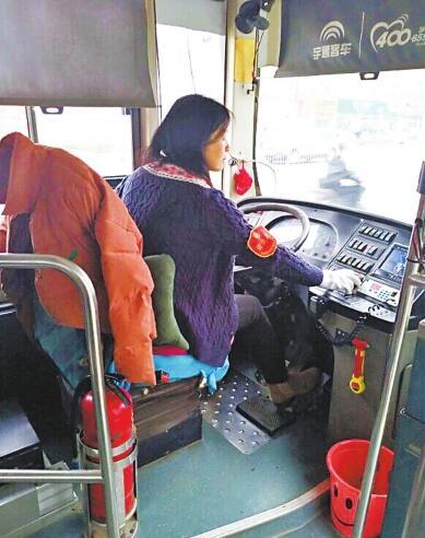 郑州女子开公交23年 开过路径长度可绕地球23圈