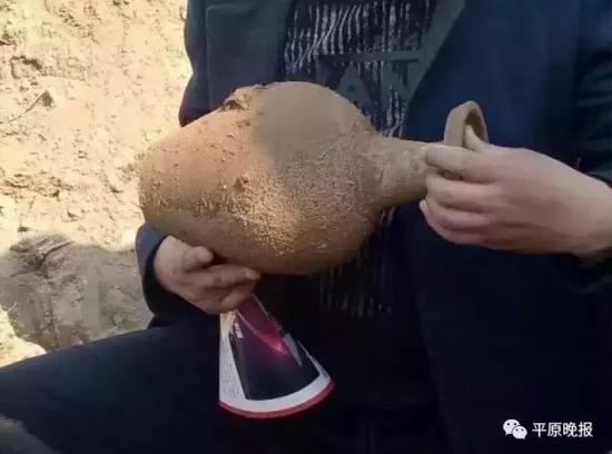 古墓内发现的物品