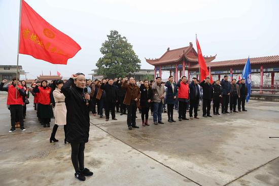 缅怀先烈 不忘初心 商城县干部群众清明节前集