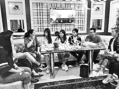 漯河老师带着学生KTV包房上课引热议 称更能