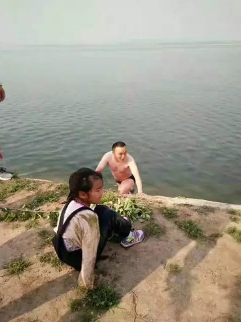 郑州银行职工勇救落水儿童 传递河南正能量