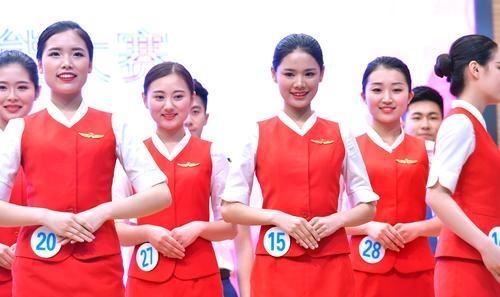 郑州航院准"空姐""空少"拼技能秀才艺