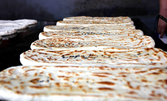 河南孟津这种烧饼长如牛舌 和羊肉汤是绝配