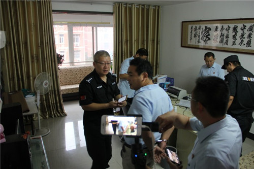 唐河法院:网上直播抓老赖 意外发现案中案_南