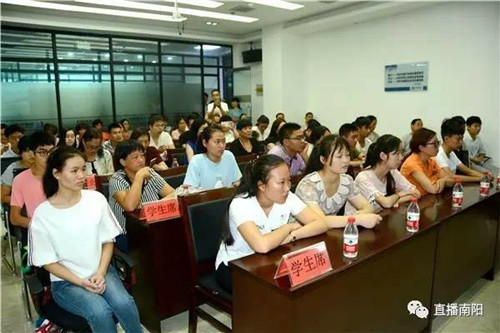 潦河坡镇有多少人口_潦河坡镇家乡(3)