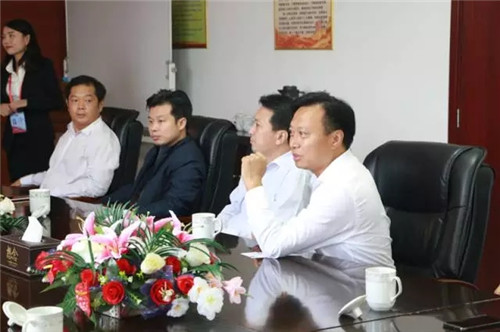 思念集团董事长_思念亲人的图片