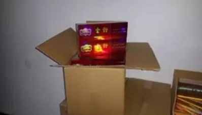 司机证件齐全却满脸紧张 漯河民警查获720条假