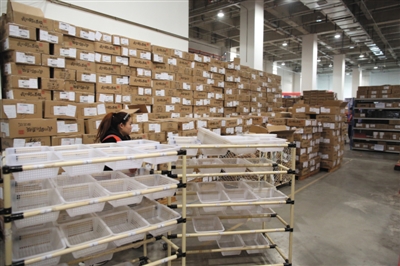  2016年11月11日，天津武清區，菜鳥網絡武清園區華北貨倉，日均單量已經超過10萬單。新京報記者 王飛 攝