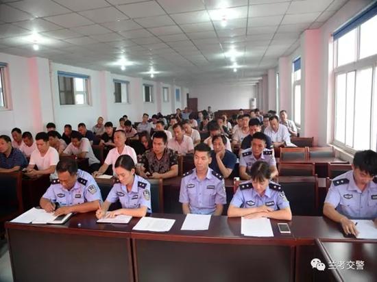 兰考县公安交警大队、道路运输管理局联合召开