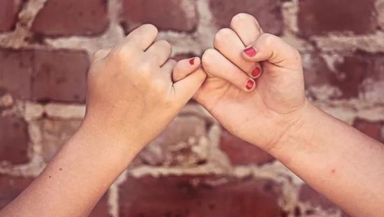 中国99.5%学英语的不知5个手指英文怎么说?