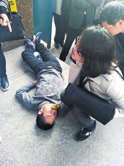程淑霞医生救了发病小伙子