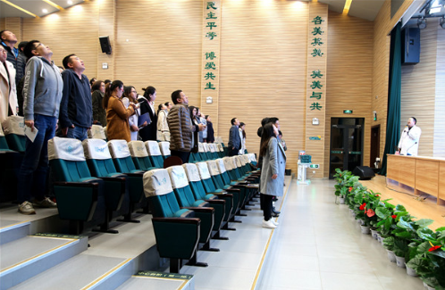 郑州经开区实验中学举行教师健康知识讲座