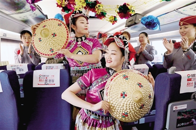 郑州至厦门高铁列车正式开通 全程10小时39分