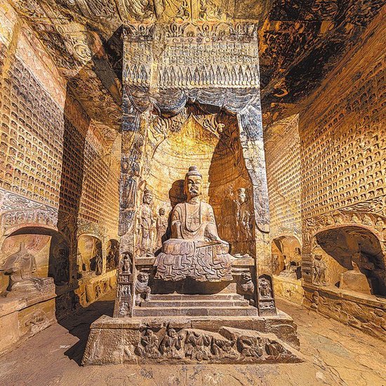 第一窟中心塔柱全景。 王向阳 摄