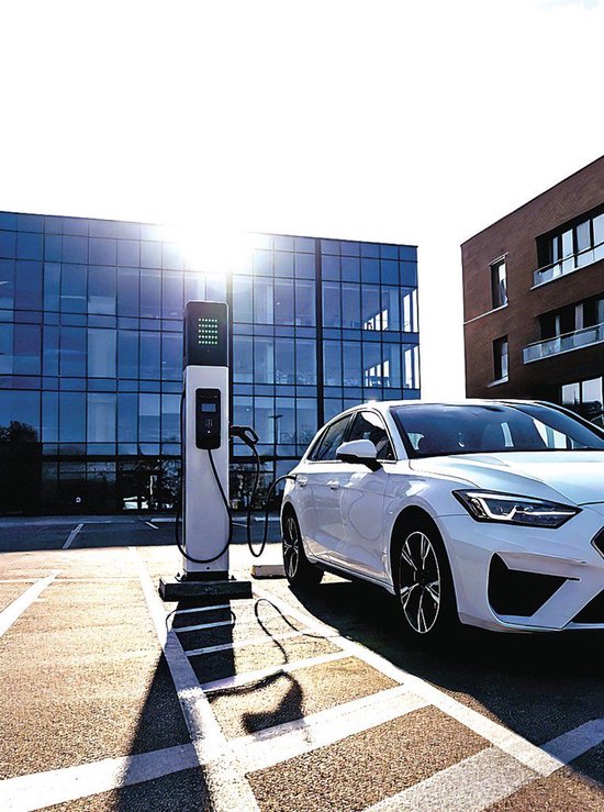 告别“找桩难、排队久” 22.2万个公共充电设施落地河南 位居