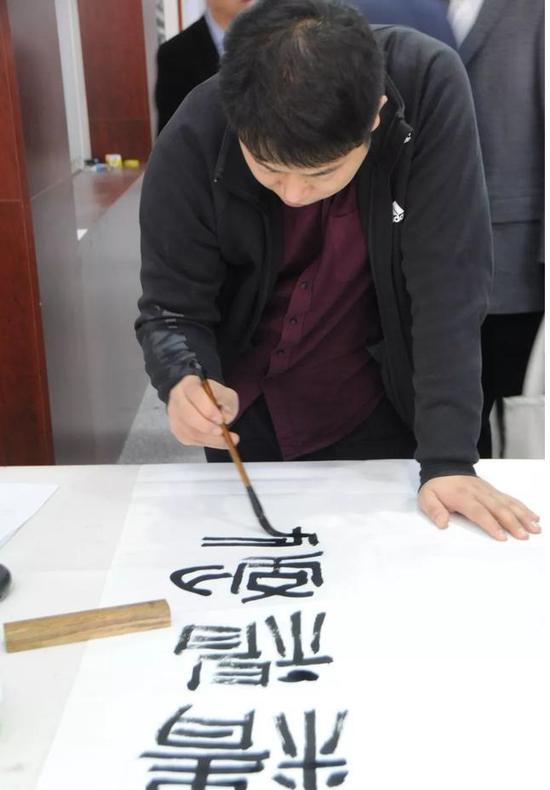 焦新帅现场创作