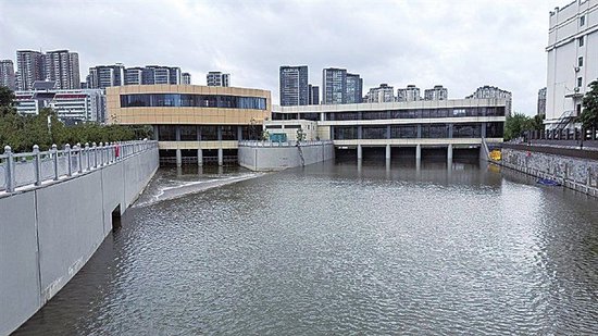 郑州这座分洪闸排水约30万立方米 金水河“减负”