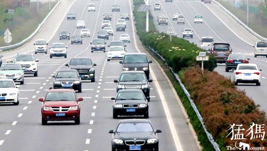 [֣��]25�������շ�վ&nbsp;����ͨ�и�˳��