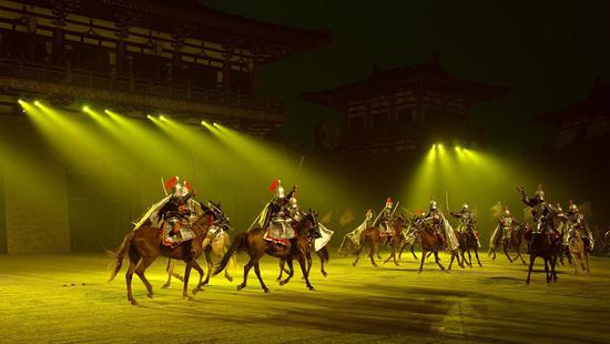 夜游唐城 梦回千年 大型嵌入行进式全景秀7月