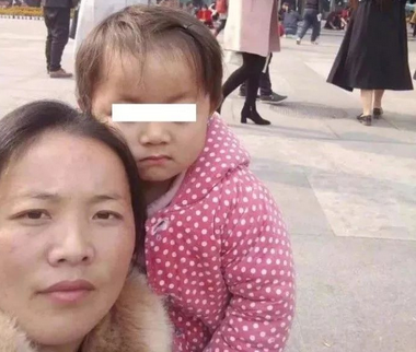 小鳳雅與母親楊美琴