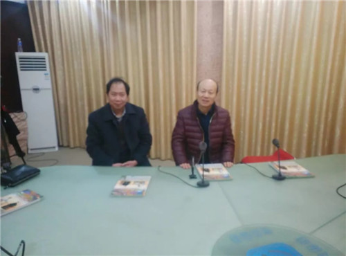 南阳市工商局副局长赵天玉带队值班《行风热线