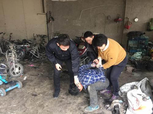 劉成曉和王利盤“唱雙簧”，確定銷贓窩點