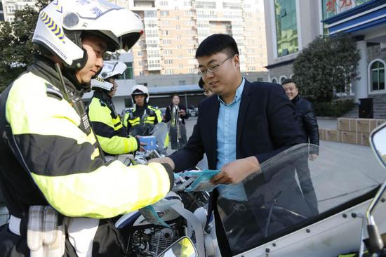 一個口罩，一份關愛與致敬