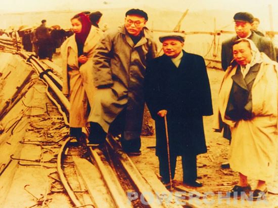 1961年3月,邓小平视察黄河三门峡工程