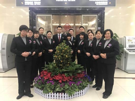 工行温度|工行郑州花园路支行营业室,做有温度